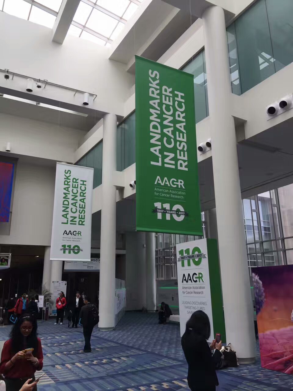 custom-hanging-banner-for-cancer-research-conference